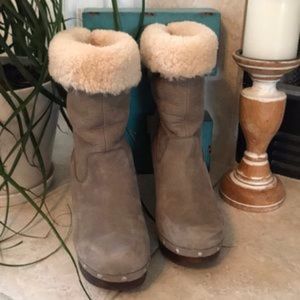UGG Gray Carnagie Wooden Heel Short Boots